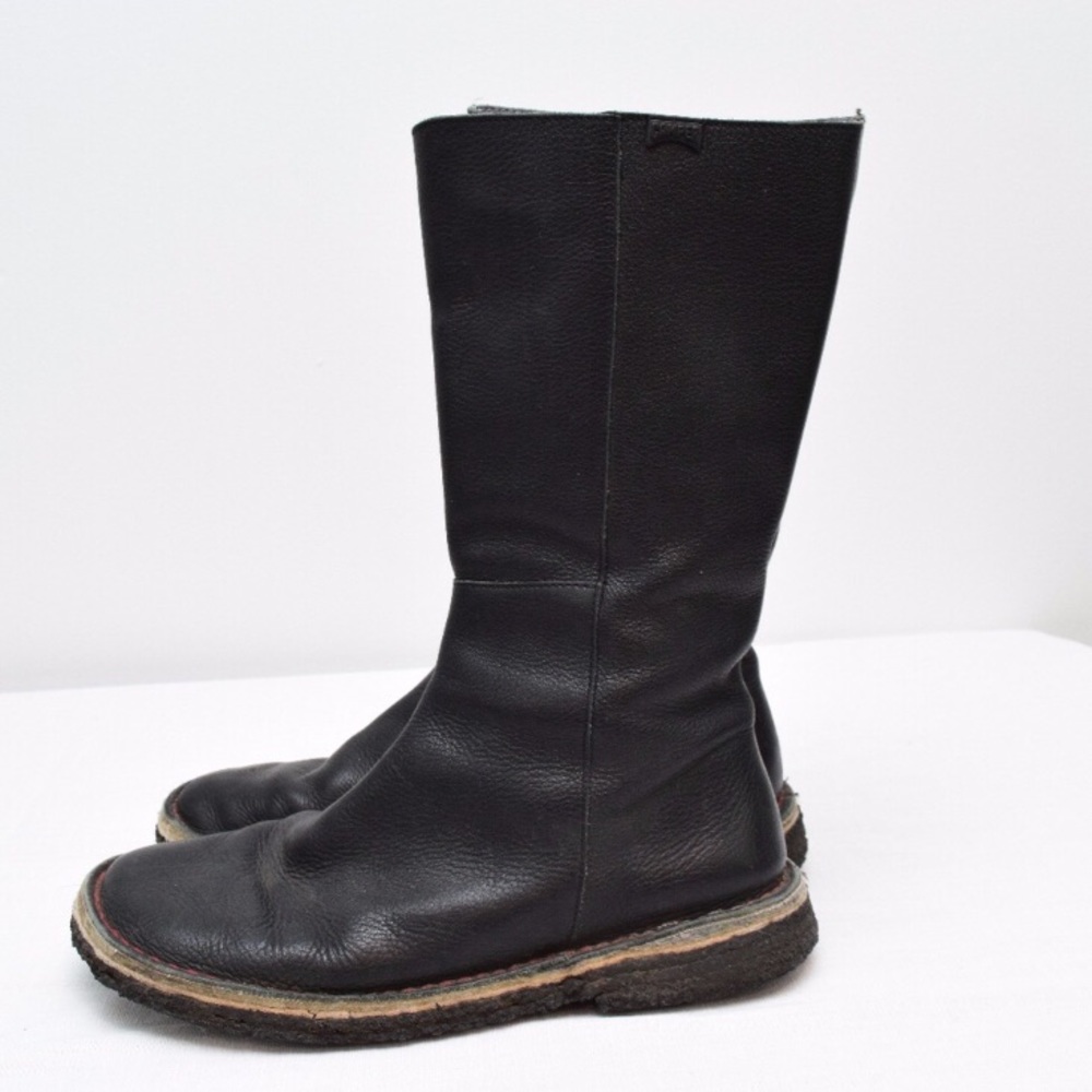 Camper. Size 38 (8). Black